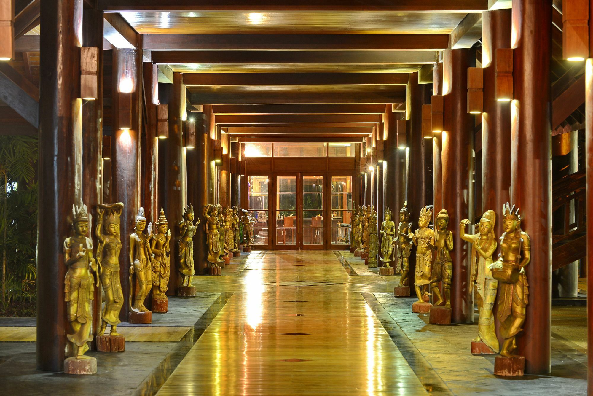 Aureum Palace Hotel & Resort Ngwe Saung Ngwesaung Exteriör bild